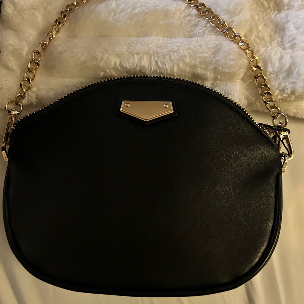 Elegant Black and Gold Women's Bag